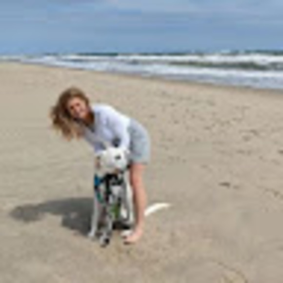 Meet your Posher, Jessica - Picture 1 of 1